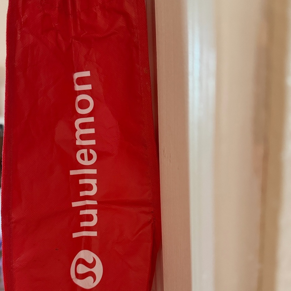 🛍️ LULULEMON SHOPPING BAG 🛍️ NWOT 🛍️ - Picture 8 of 12